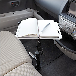 【EEA-IPCM-01　自動車の助手席のねじを利用して取付ける車載用・タブレットPCスタンド。】