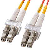 高速ネット通信などに用いられ、ネットワークの構築に用いられるケーブルです。
