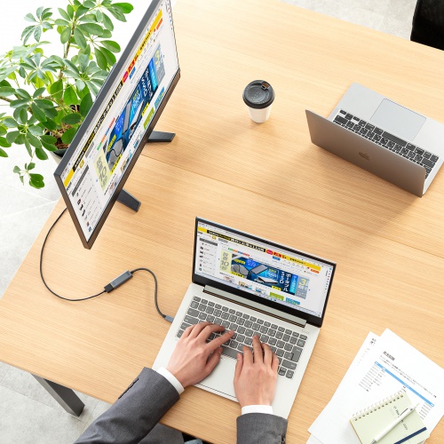 Type-CポートをHDMIに変換して映像を出力