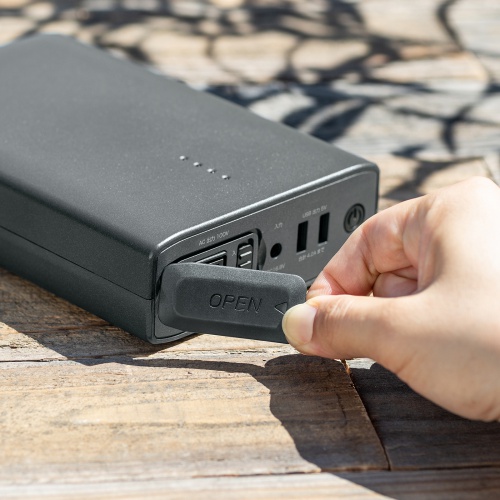 コネクタを守るカバー付き