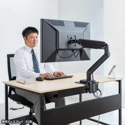 耐荷重20kgで、重量のあるモニターにも対応