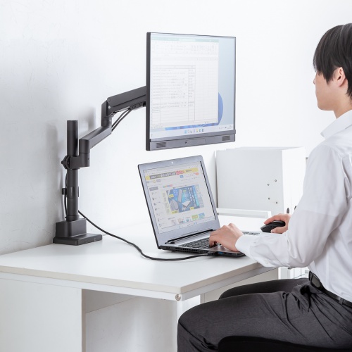 ノートPCやモニターとの上下での設置のような使い方にも便利