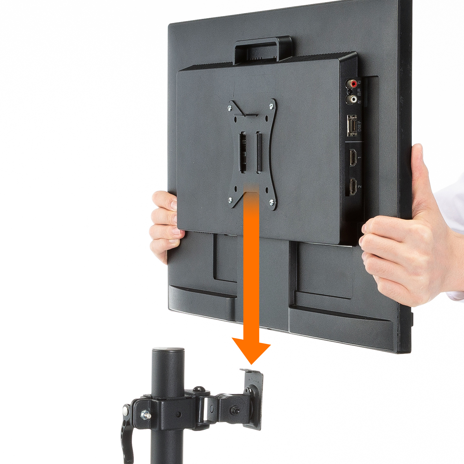 ブラケットを取り付けたモニターを差し込むだけ