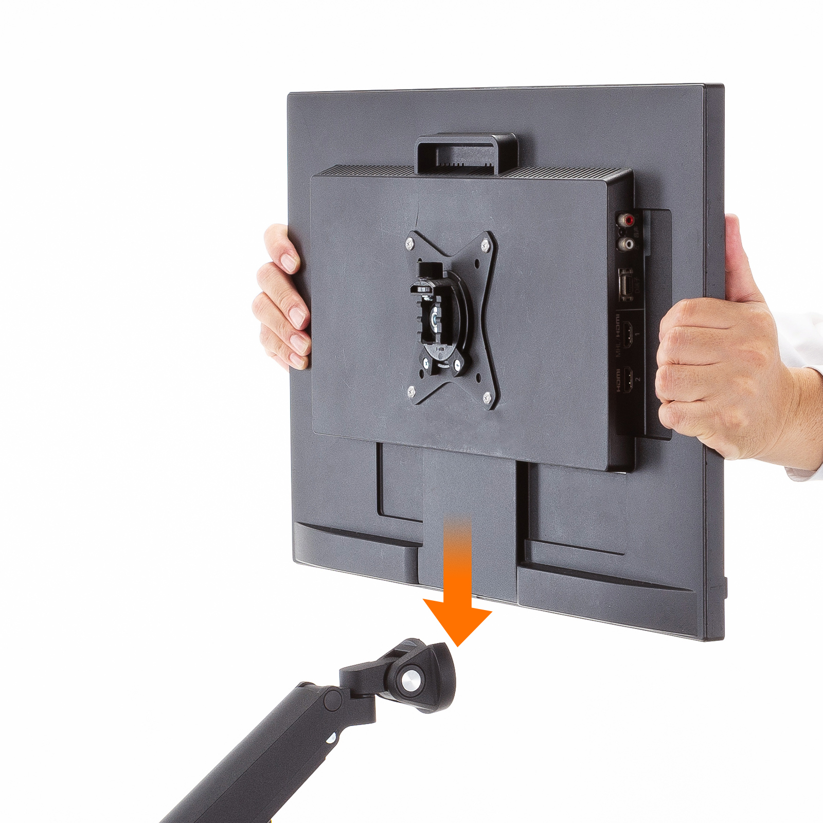 あらかじめブラケットを取り付けたモニターを差し込むだけ