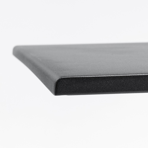 接触時も安全な角丸設計の棚板