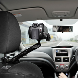 【EEA-IPCM-02　自動車のヘッドレストに取付けて後部座席からiPad（第3世代）が見れる車載iPad（第3世代）テーブル。iPad（第3世代）はきっちり固定できます！】