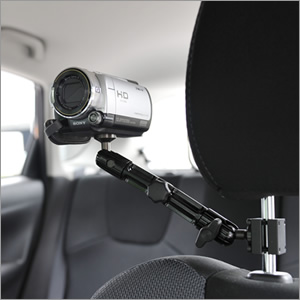 【EEA-IPCM-02　自動車のヘッドレストに取付けて後部座席からiPad（第3世代）が見れる車載iPad（第3世代）テーブル。iPad（第3世代）はきっちり固定できます！】