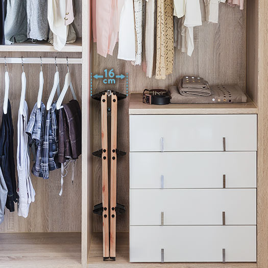 折りたたんでコンパクトに収納できる