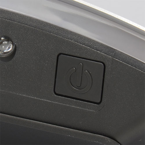 押しやすい大きめのボタンだから、目視せず指先の感覚だけでモードを切り替えられます。