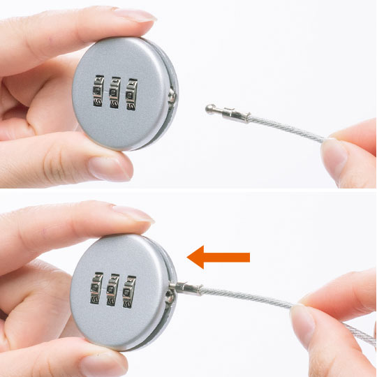 ワイヤーの先端をダイヤル錠のボタンに押し込み、ダイヤルを回して施錠可能。