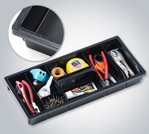 トレーで小物を整理