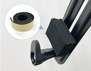 ゴムスポンジロールを、切って貼り付け