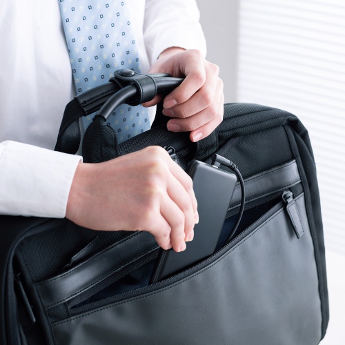 差したままの持ち運びにも便利