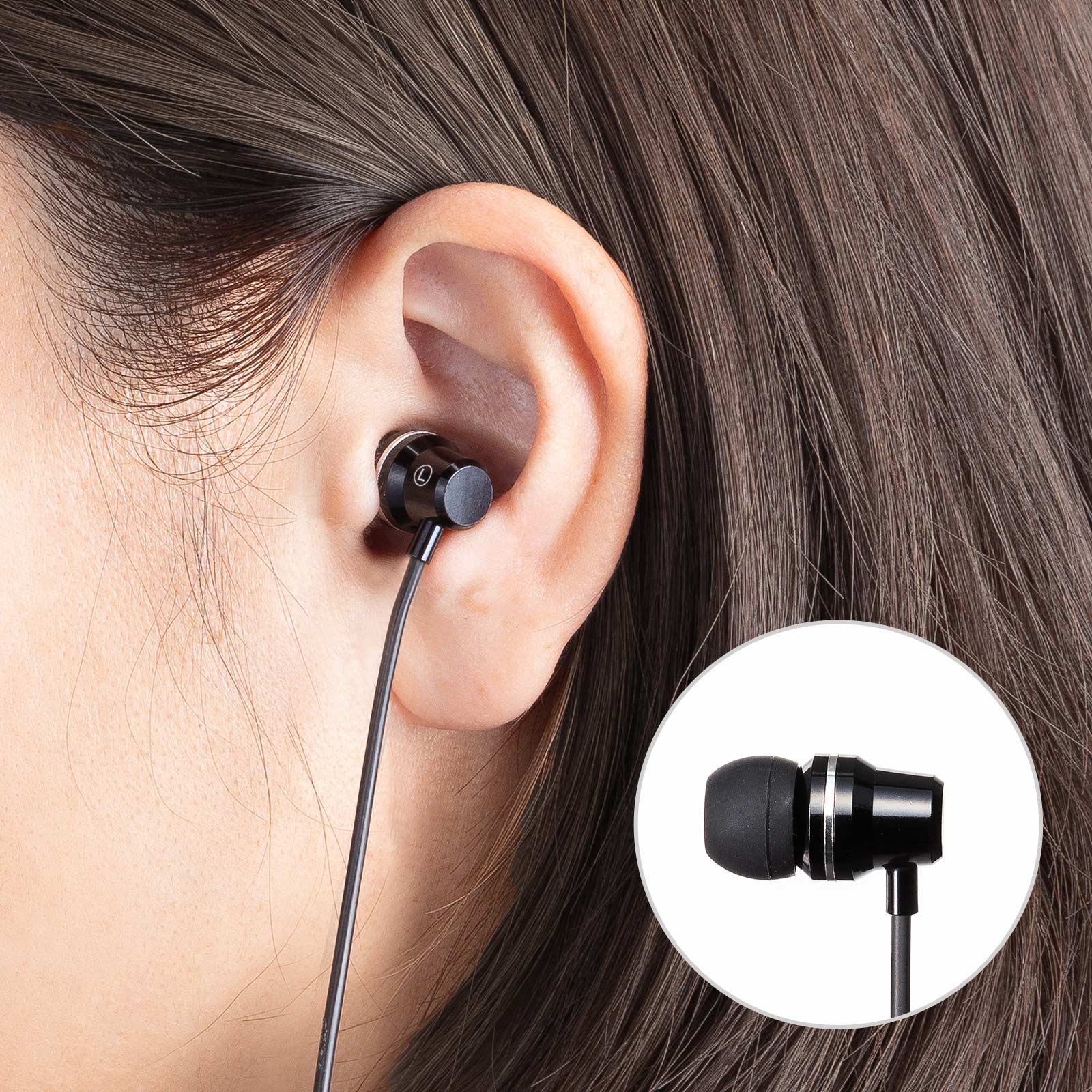 イヤホン装着画像