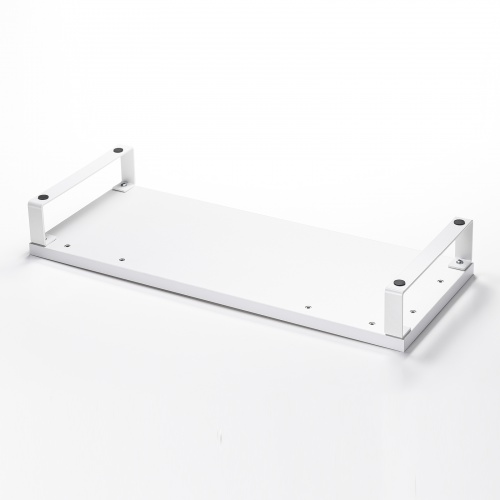 USBハブは裏面のネジ穴に固定します。