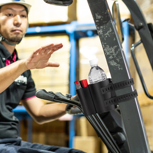 リフトなどの振動のある特殊車両にもしっかり固定