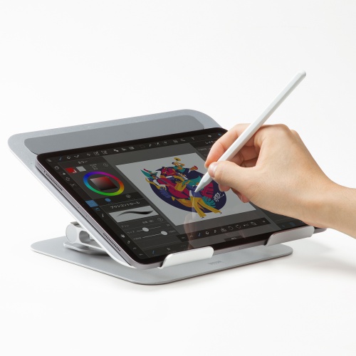 タブレット操作している様子