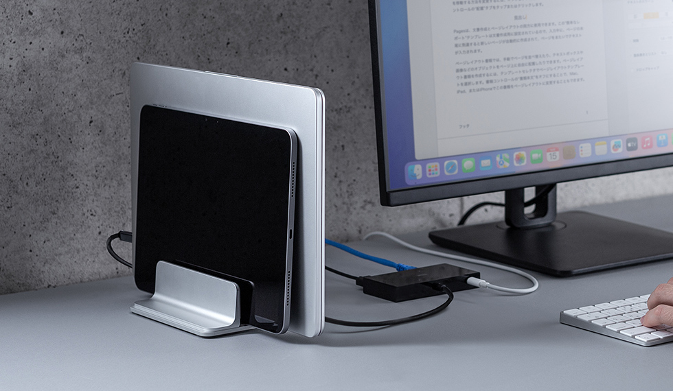 クラムシェルモードで使用している様子