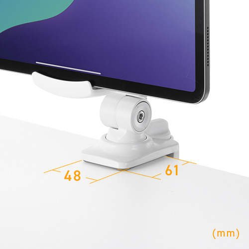 デスクの上を広く使えるクランプ設置