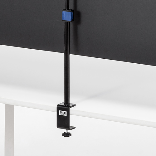 デスクにクランプ固定