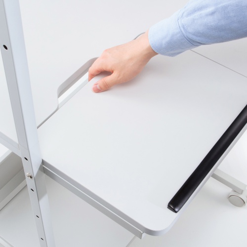 チルト天板を起こしやすい切り欠き