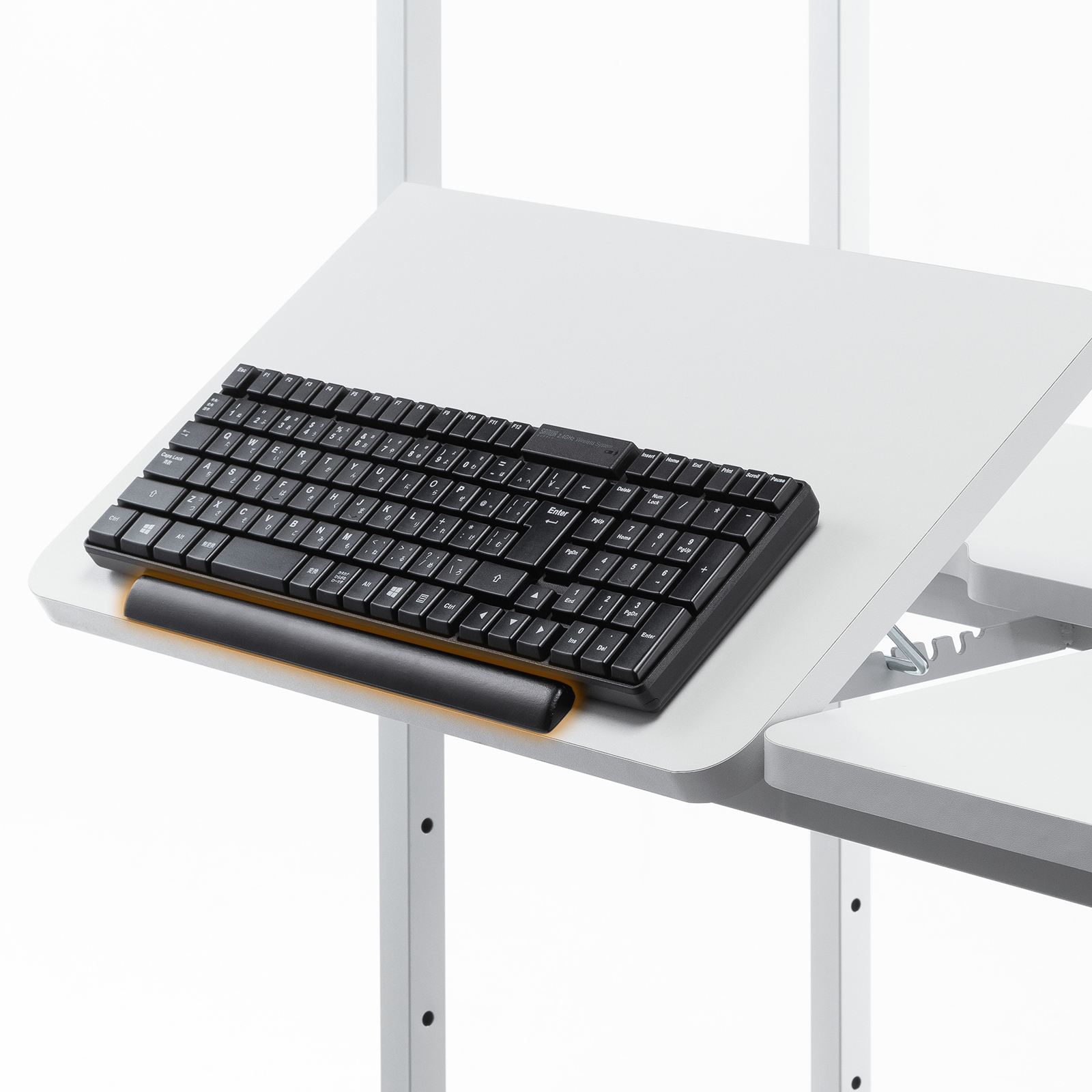 機器の落下を防止するバー付き