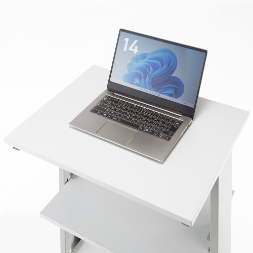 天板にノートパソコンを設置