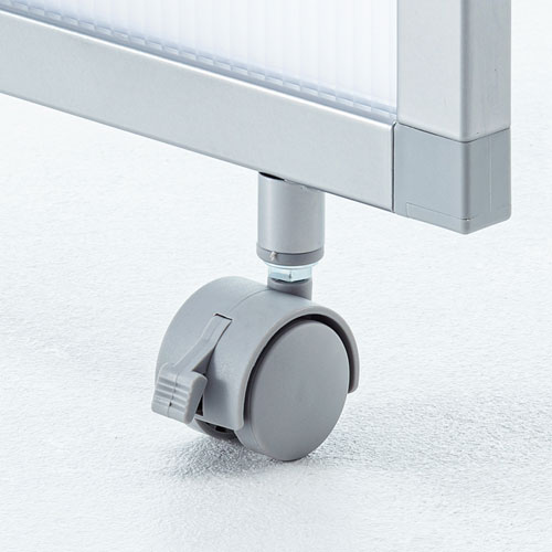 キャスター付きで、ラクラク移動＆レイアウト