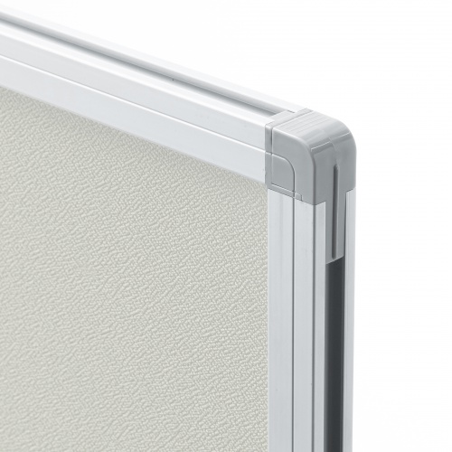 アルミ製フレームを採用