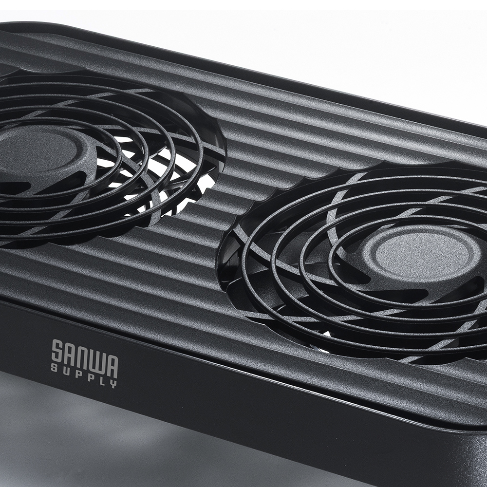 熱を逃がしやすいスリット付き天板