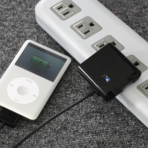 在庫処分sale 家庭のacコンセントから直接iphoneやipadに充電できるモバイルacアダプタ ブラック Eea Ac002bk 激安通販のイーサプライ