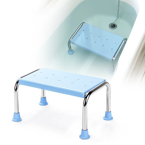 きちんと沈んで浮かないから浴槽を出入りするための踏み台としても使える浴槽台です。滑りにくいゴム足付きで安心して使えます。半身浴にもおすすめ。