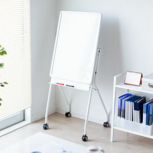 ホワイトボード（簡易パーティション・縦型・コンパクト・キャスターつき・会議・家庭学習・ペン置き付き）