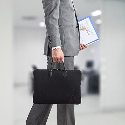 ノートパソコンキャリングケース 15 6型対応 インナーケース 持ち手 ハンドル付 ブラック Ez2 In046bk 激安通販のイーサプライ