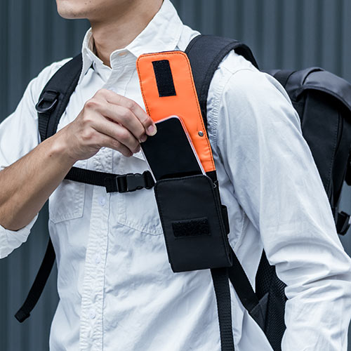 スマホ Iphone収納ポーチ カラビナ付 アルファデザイン Ma 1 ベルト リュック カバンにつける デジカメ ブラック Ez2 Spc024bk 激安通販のイーサプライ