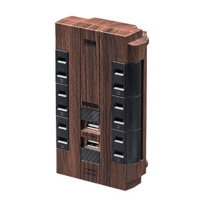 ダークブラウン