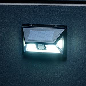 人感センサーライト（防犯・LED・ソーラー充電式・屋外用・壁設置・防水・防塵・IP54・300ルーメン・キントレ） LED036 