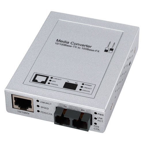 ノイズの影響を受けず、長距離ネットワークに最適な光メディアコンバーター。SCコネクタ×2－RJ-45コネクタ×1